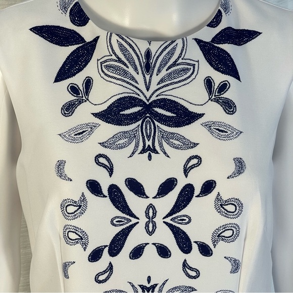 Karin Stevens White Blue Delft Pattern Sleeveless Stretch Shift Dress Sz 8 - Picture 6 of 9